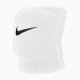detail chrániče kolen dětské Nike Essential Volleyball Knee Youth