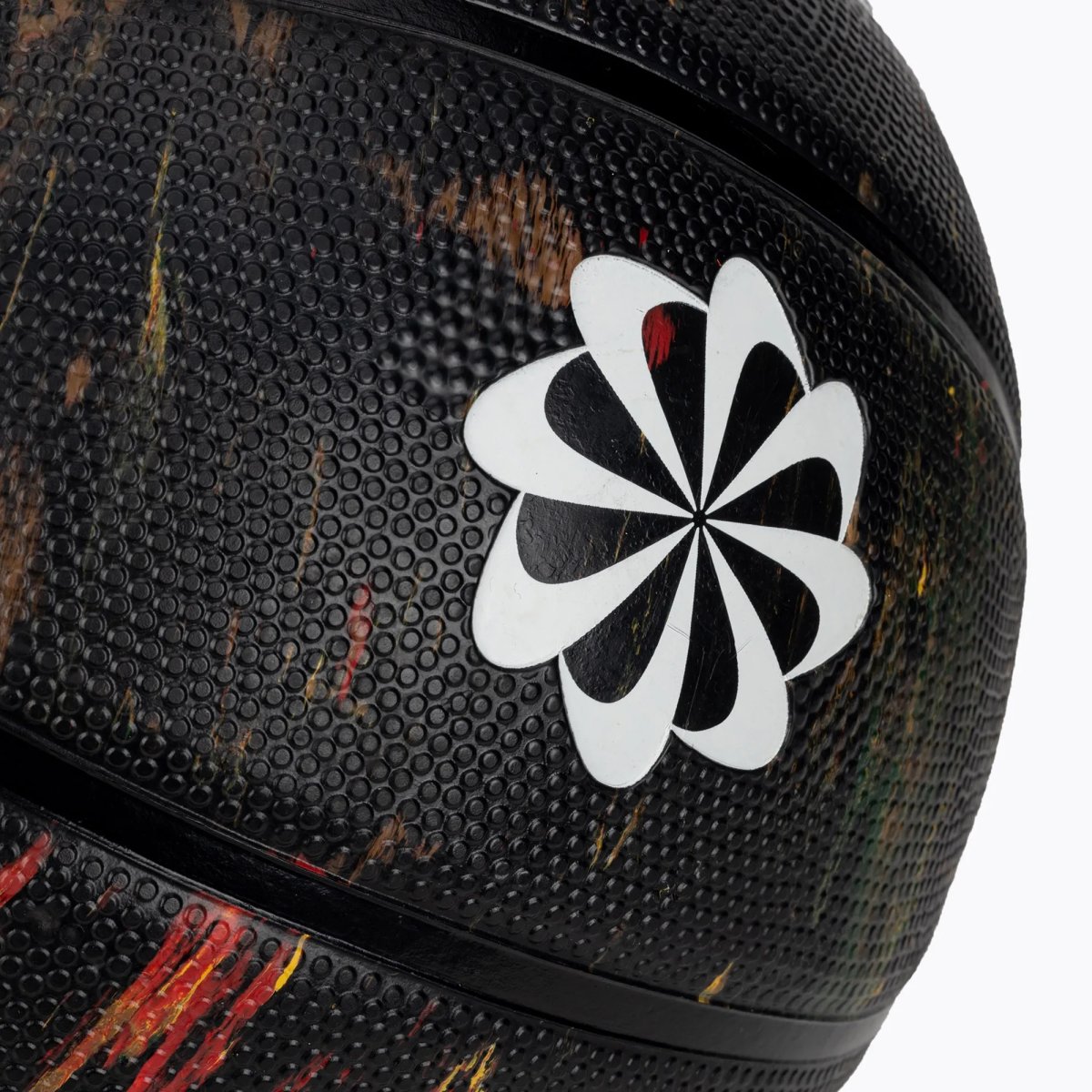 detail basketbalový míč Nike Everyday Playground 8P Next Nature