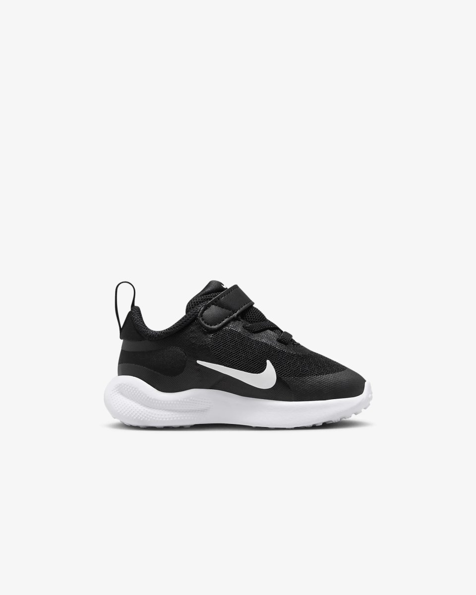 detail dětské boty Nike Revolution 7