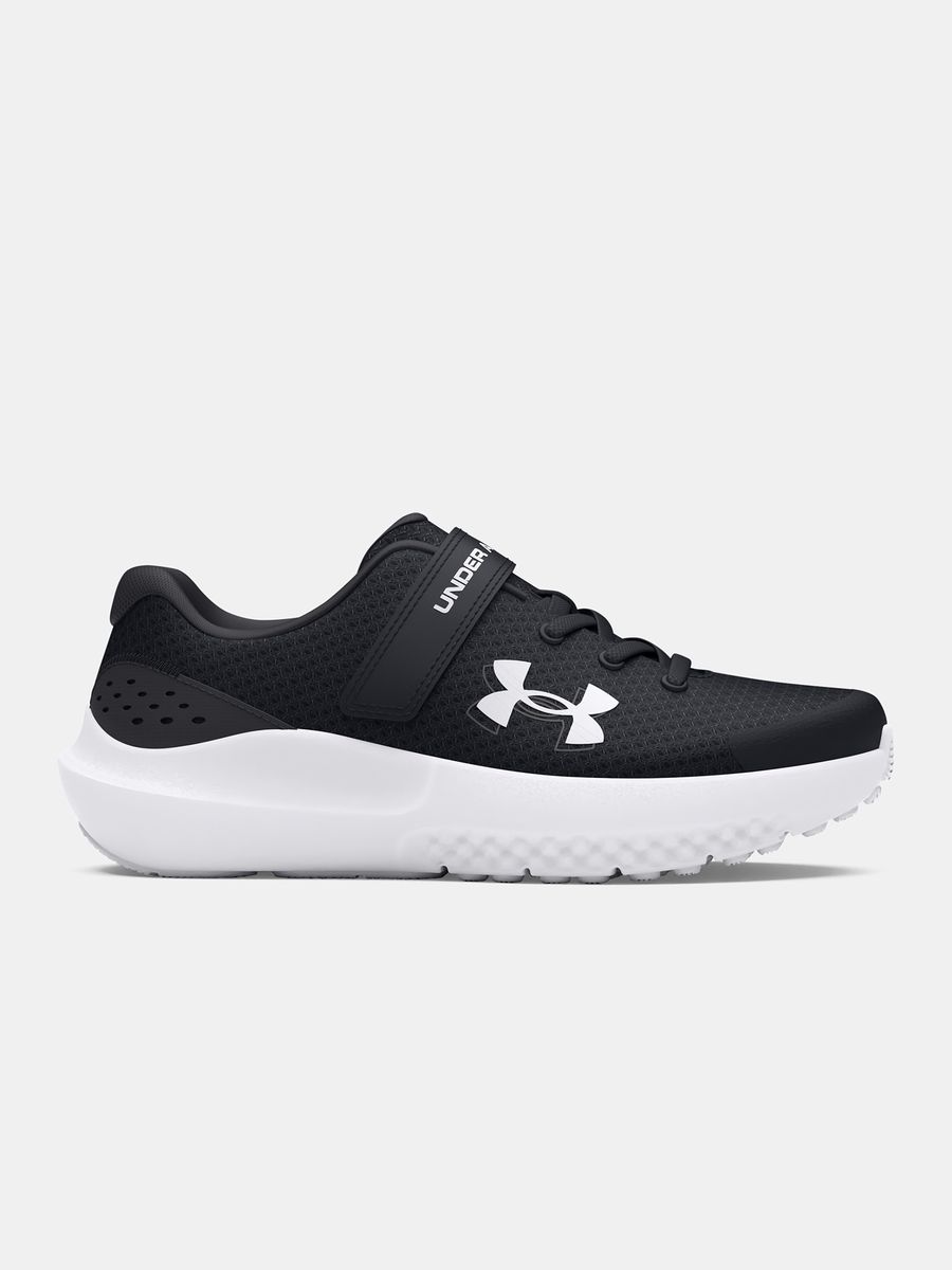 detail dětská obuv Under Armour Surge 4 AC