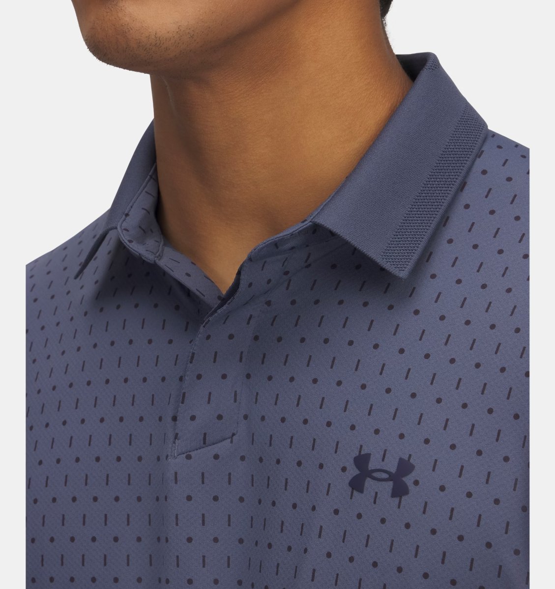 detail pánské triko Under Armour Drive Chill Printed