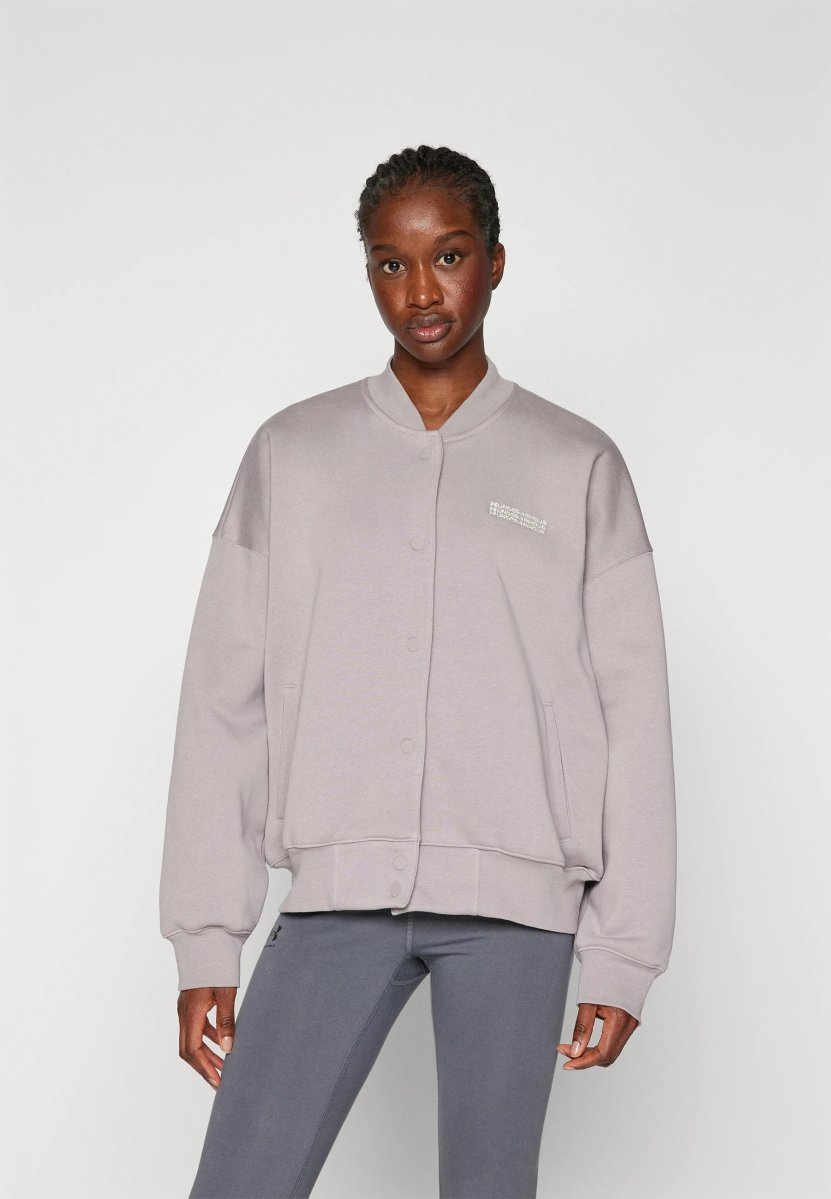 detail dámská mikina Under Armour Varsity