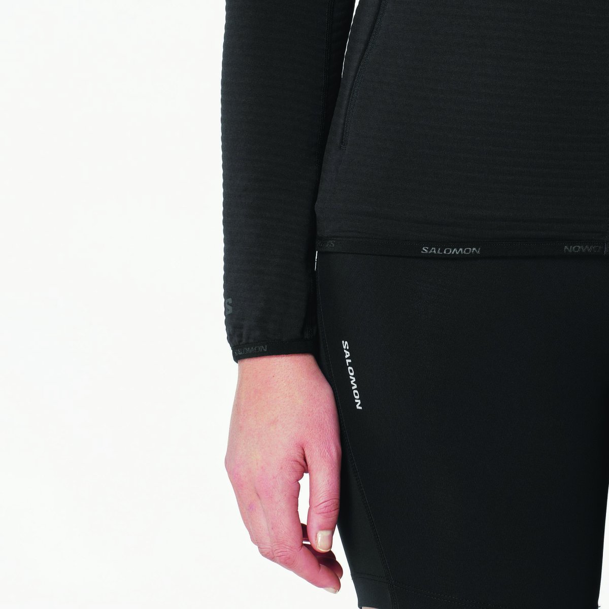 detail dámská mikina Salomon Essential Lightwarm FZ W