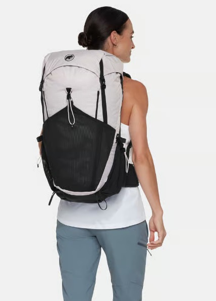 detail turistický batoh Mammut Ducan 32 Woman