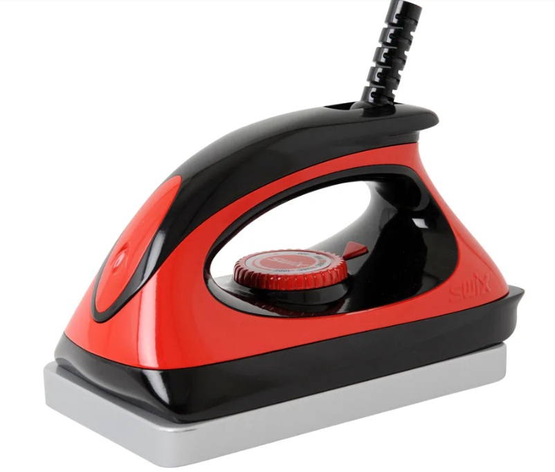 detail žehlička Swix 220v