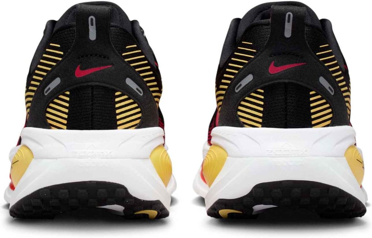 detail pánské běžecké boty Nike Vomero 18