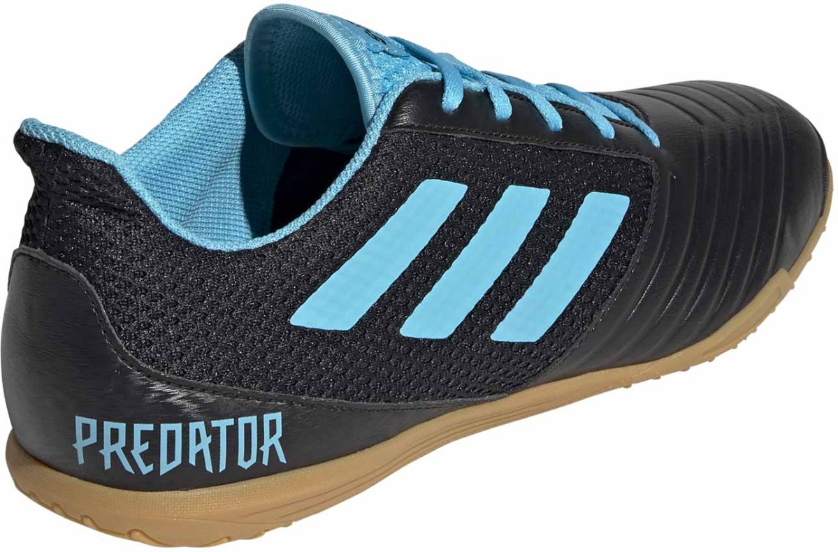 detail sálovky Adidas Predator 19.4 IN