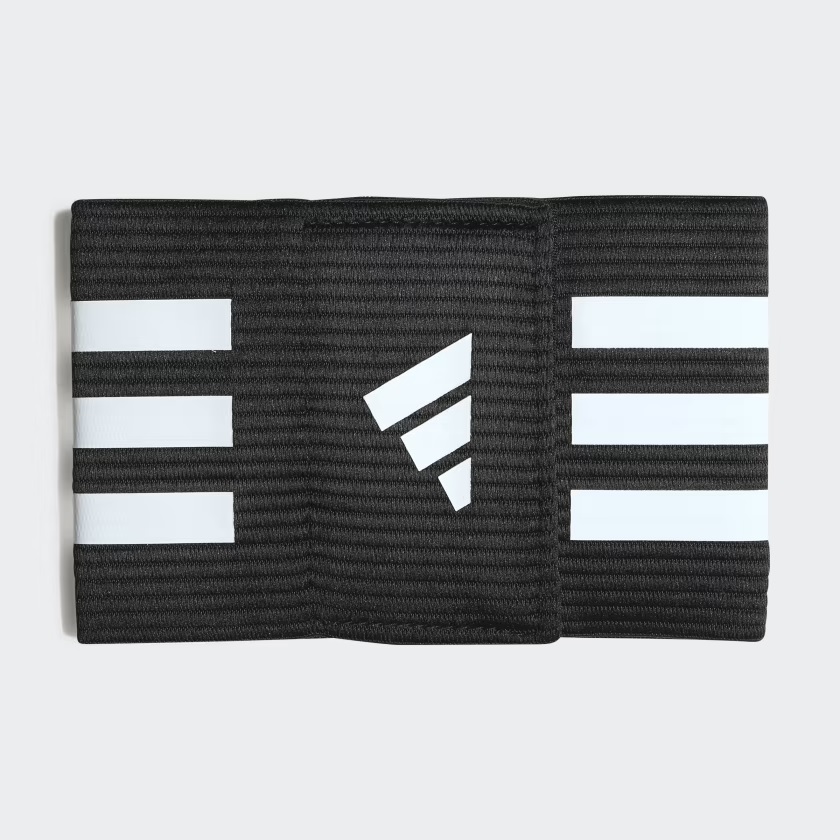detail kapitánská páska Adidas Tiro L Capt