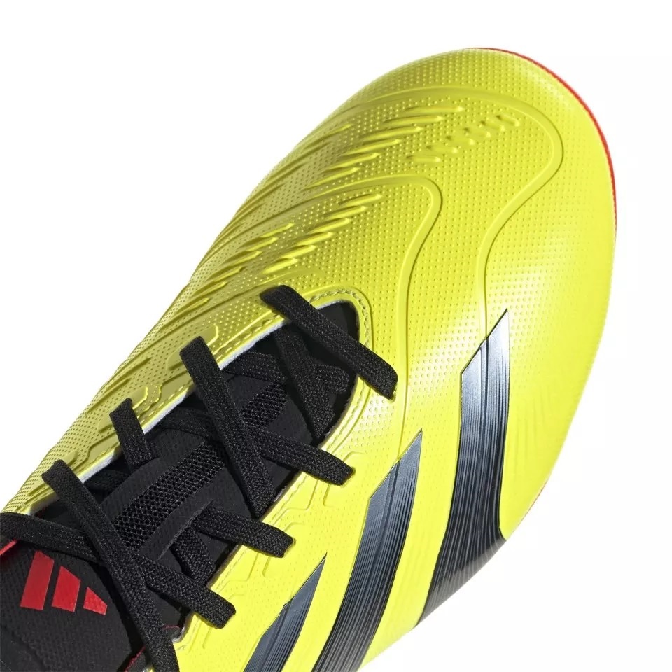 detail kopačky dětské Adidas Predator Club FxG J